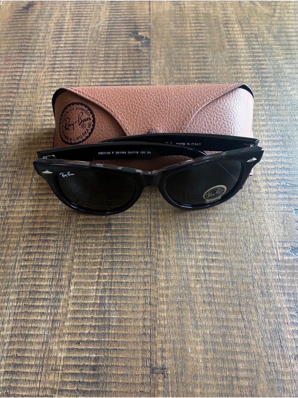 Ray-Ban Men's Black Sunglasses with Brown Case
